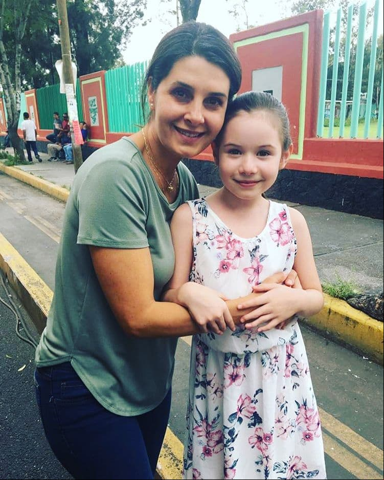 La actriz tiene una cuenta de Instagram registrada como @valery_sais en la que comparte los momentos más divertidos que vive dentro de las producciones en las que ha trabajado.