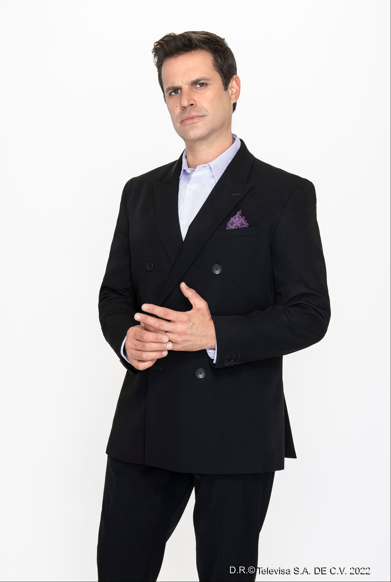 FAUSTO BELTRÁN (Mark Tacher): Hice todo para que mi padre me reconociera y como el torpe nunca lo pudo ver tome las medidas necesarias para convertirme en su heredero. El precio que estoy pagando es grande, ya que tengo que soportar a la aburrida de mi esposa y a la insoportable de mi hija.