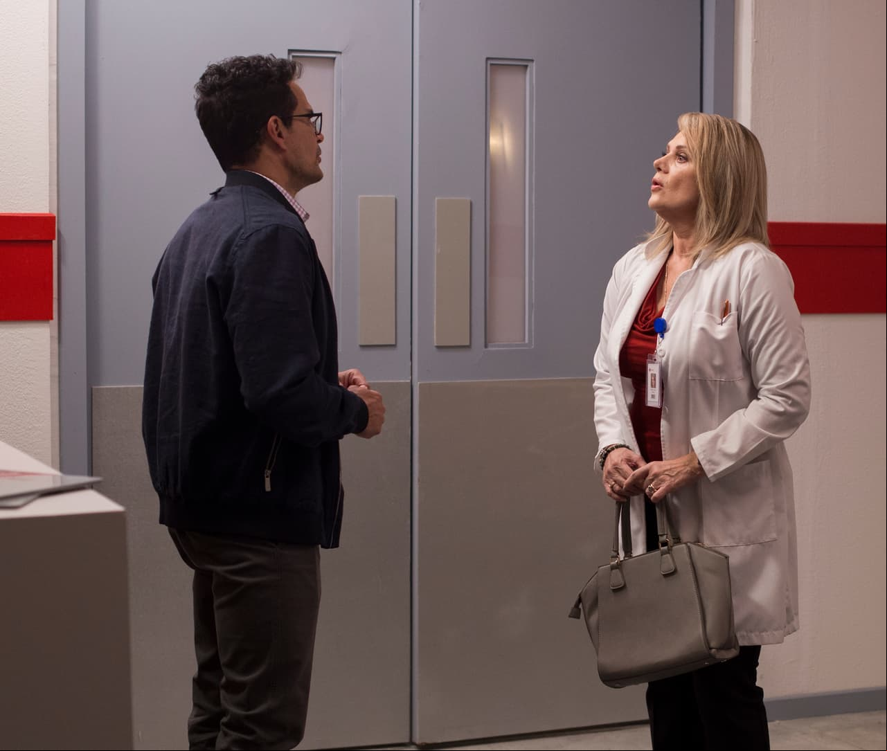 En el hospital, la doctora Traven, interpretada por Erika Buenfil, hará todo para salvar la vida de 'Sofía'.