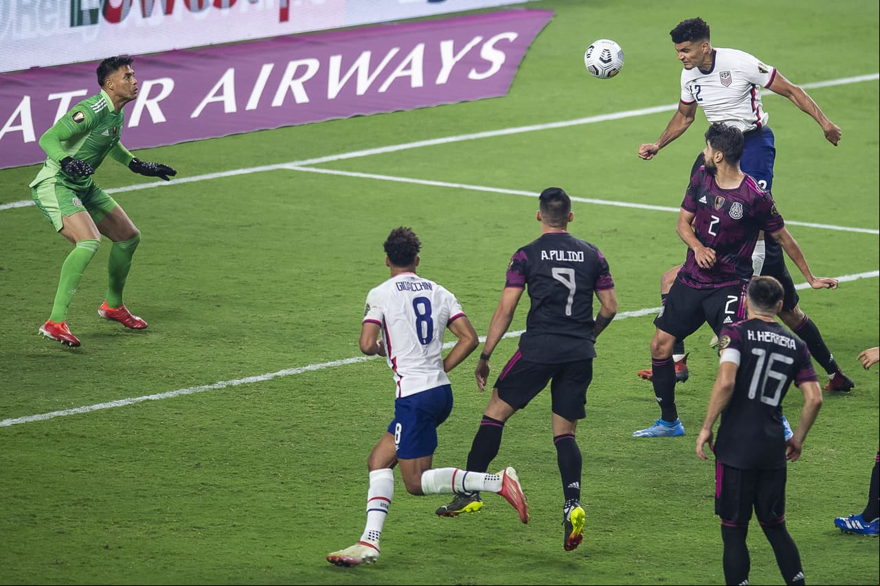 Miles Robinson con este cabezazo ante la salida errónea de Talavera sentenció el partido.