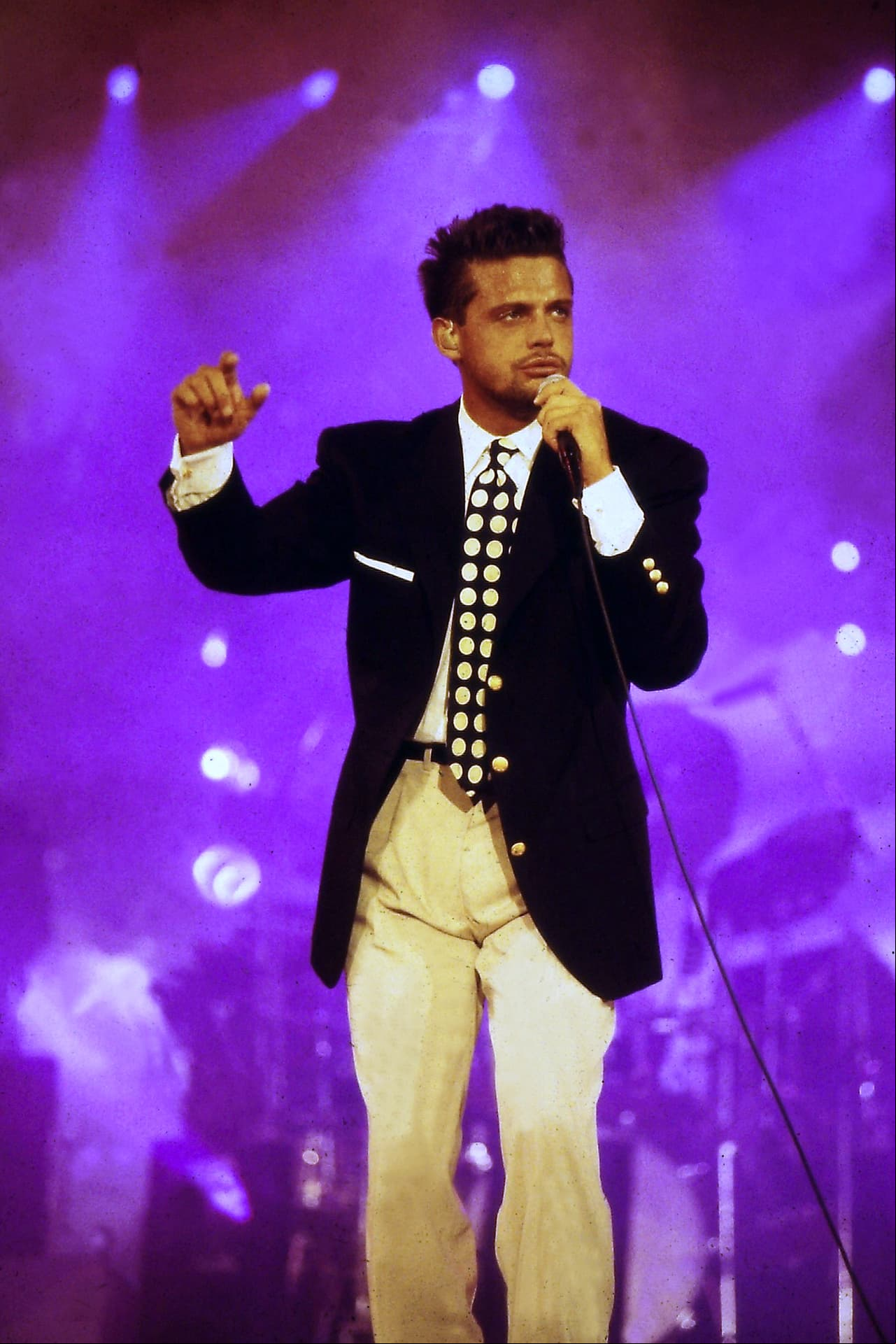 Y es que, de acuerdo con la narrativa del tercer capítulo de esta entrega, los intérpretes sostuvieron un apasionado romance a principios de la década de 1990 e, incluso, fueron pareja durante el Festival de Viña de Mar en 1994.