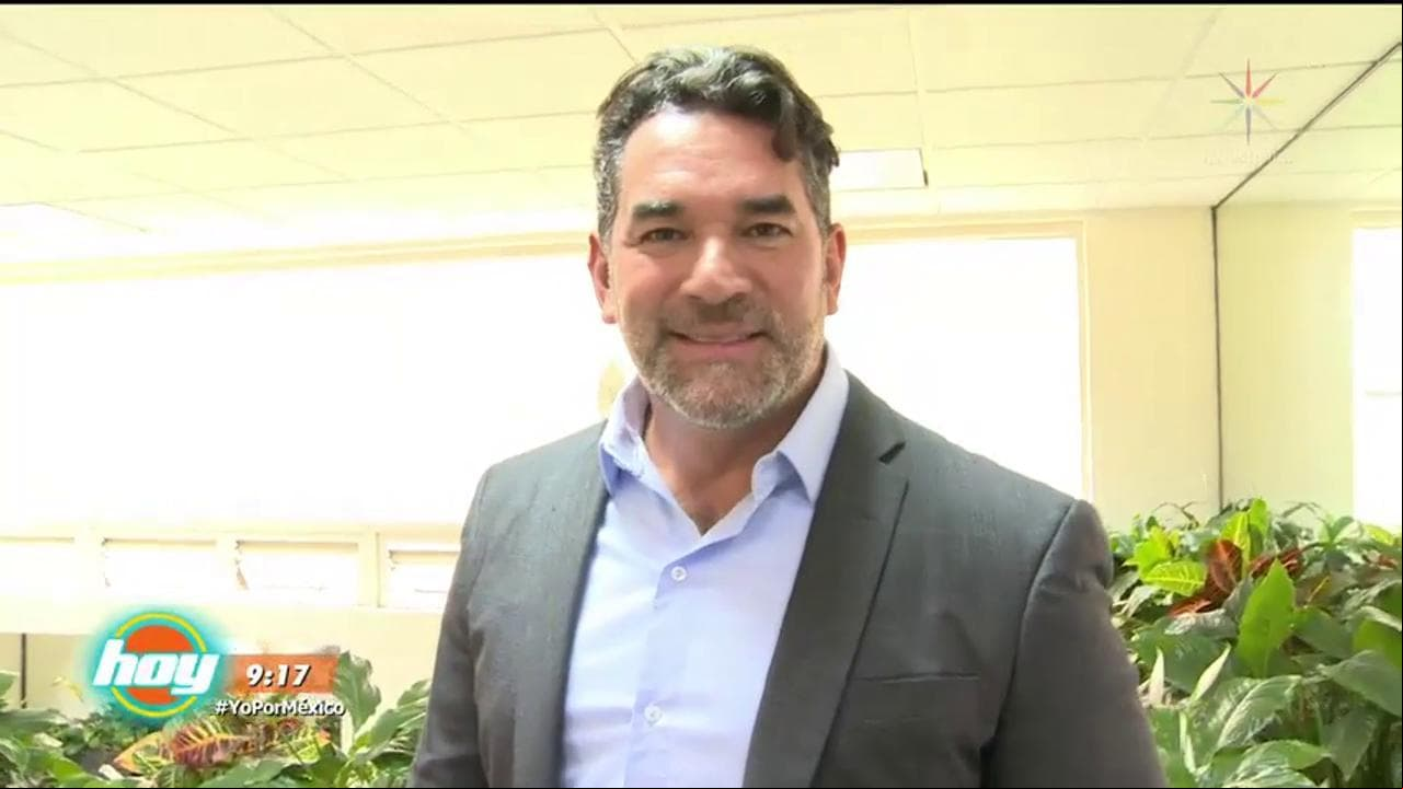 Eduardo Santamarina y su look actual.