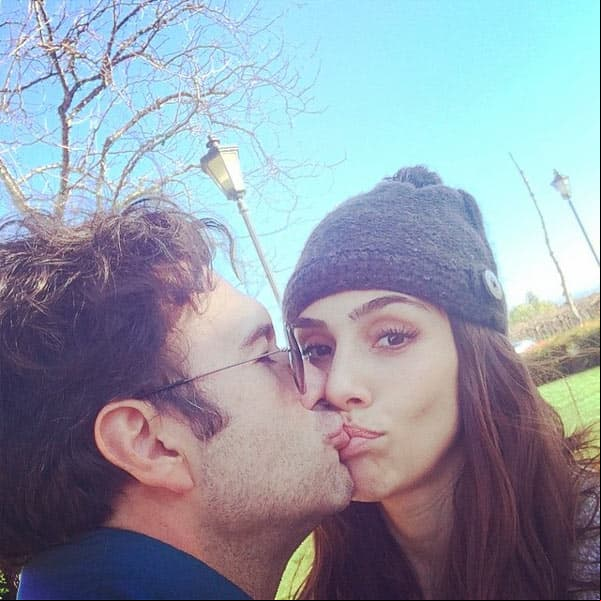 La pareja se conoció en el programa ' al Aire' en 2011, Sandra asistió a una entrevista hablando de su telenovela 'La fuerza del destino'. El flechazo fue casi inmediato y al terminar la grabación él la invitó a una cena con amigos y empezaron a salir.