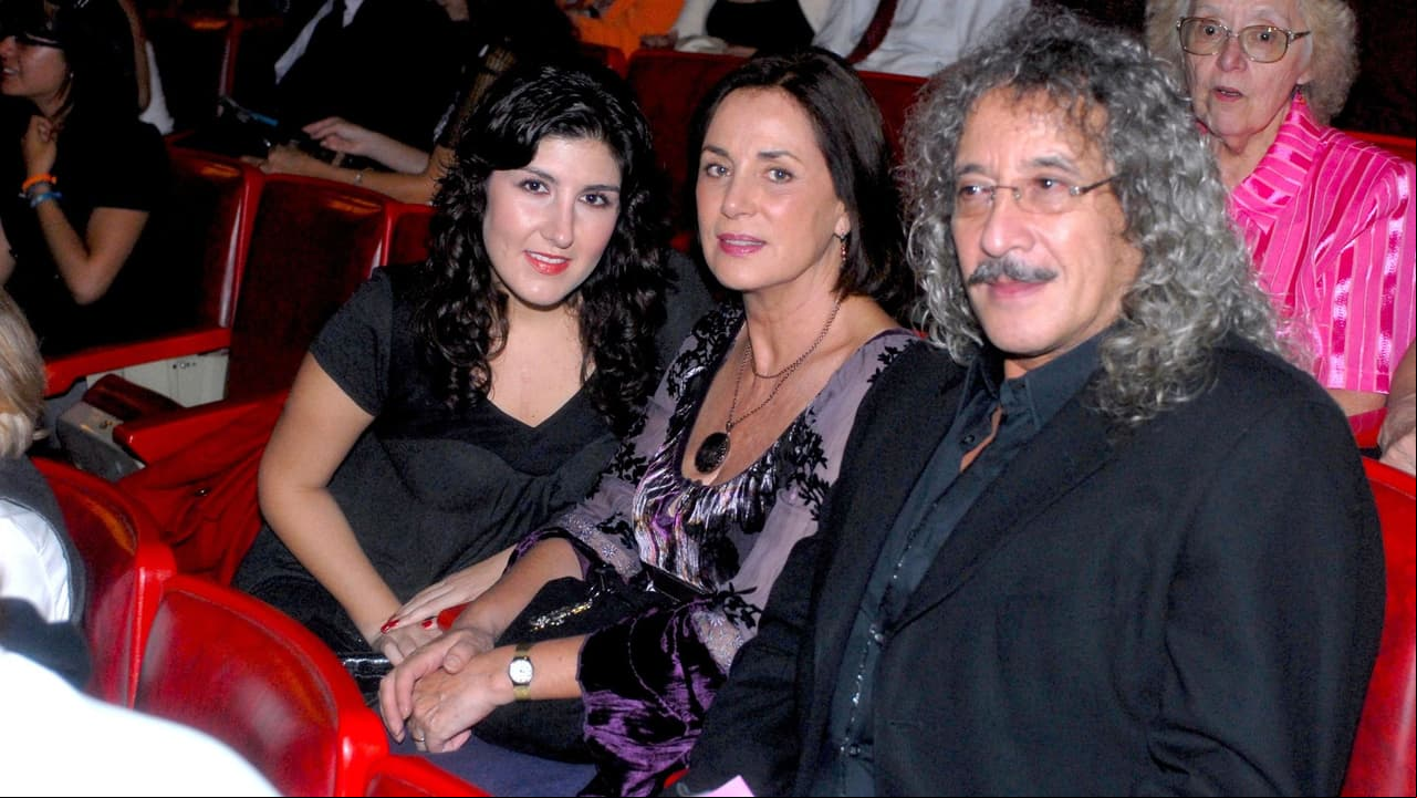 Helena Rojo con una de sus hijas y su pareja en el estreno de 'Las Arpías', en 2009.