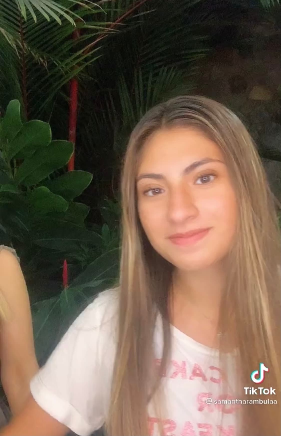 Y es que, a través de un reto llamado "Famous relative check', en el que los s de la plataforma pueden compartir si tienen algún familiar famoso, la joven de nombre Samantha presentó a su famosa tía.