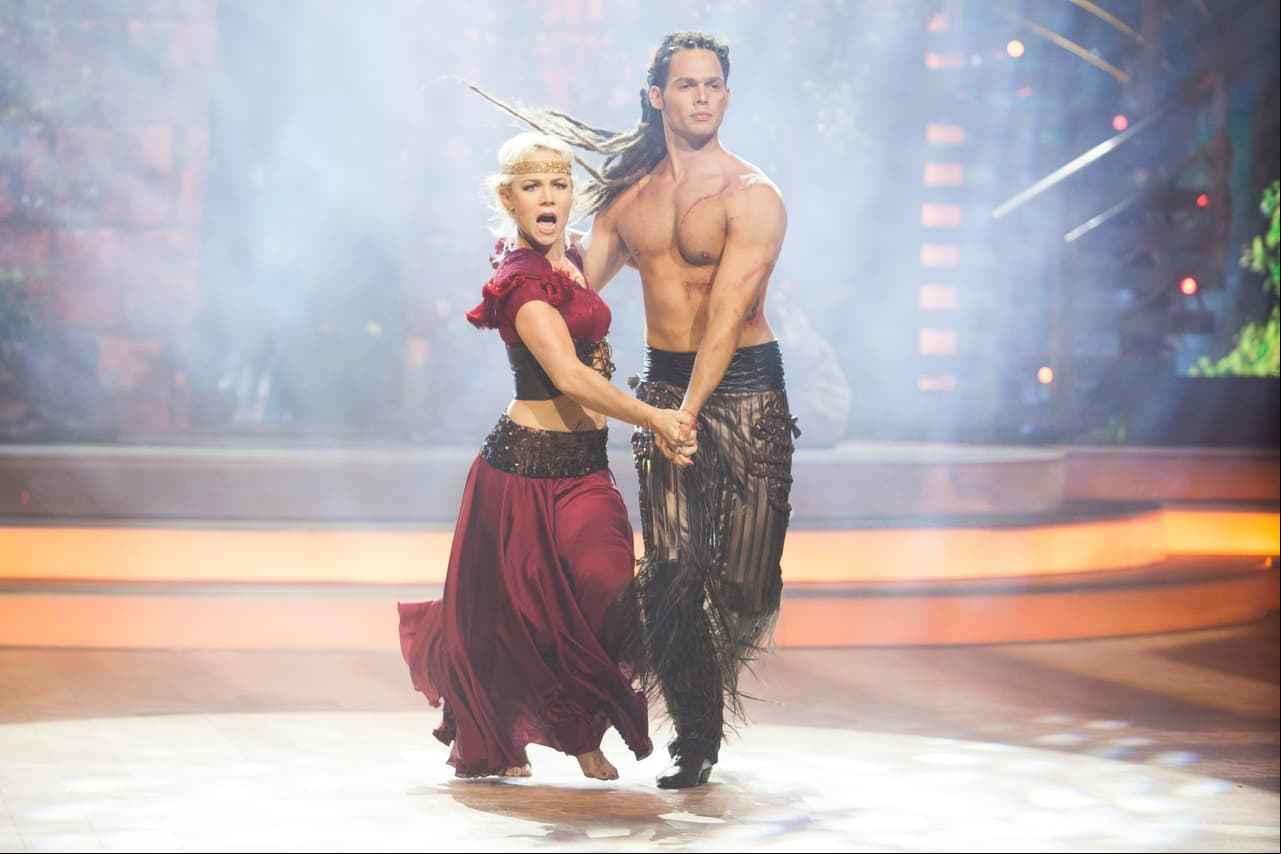 Un año después, el venezolano participó en la sexta temporada de la versión mexicana del reality show 'Mira quién Baila'. Su participación fue muy valorada por los jueces y el público, pues el actor mostró gran talento en la pista.