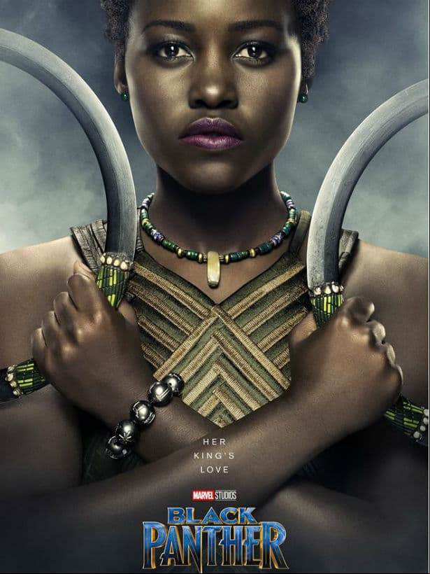 Lupita Nyong'o da vida a Nakia, un miembro de la guardia personal del rey de Wakanda que deberá decidir entre servir a su nación o sus sentimientos por T'Challa.