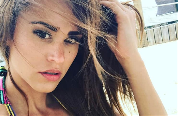 Yanet García usa ajustados leggins para ejercitar su trasero