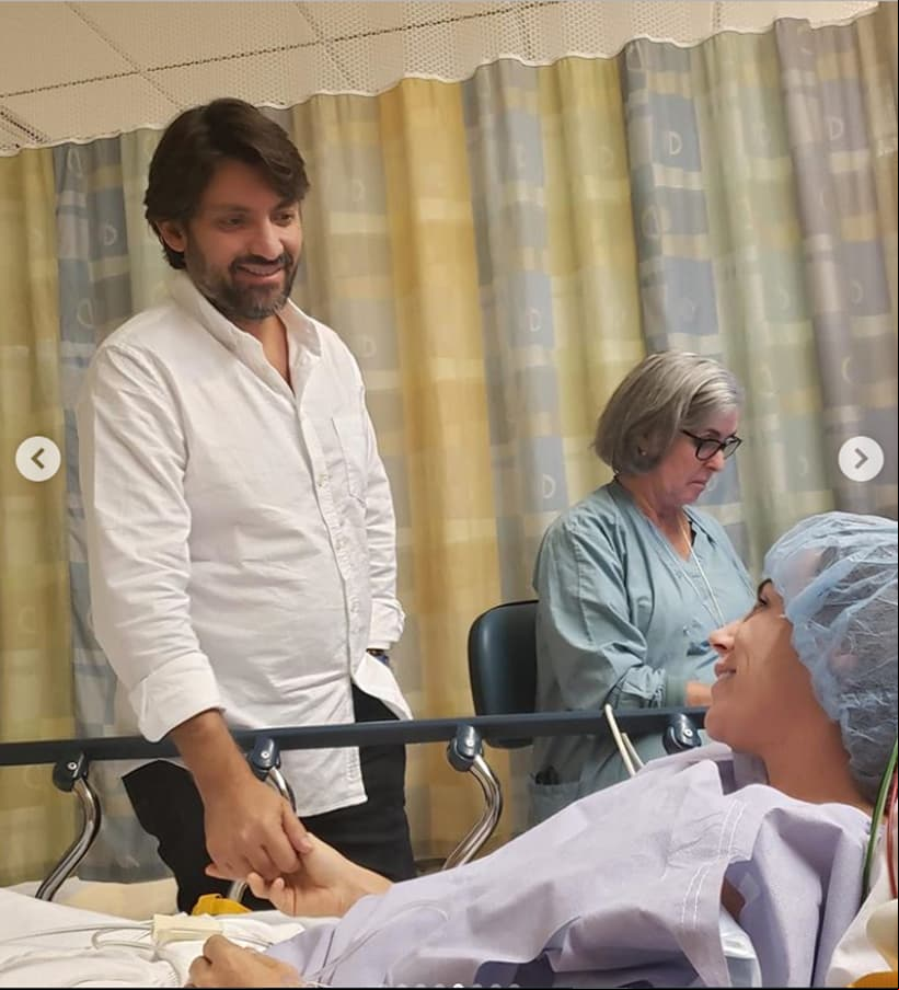 En otra diapositiva, Inés aparece en compañía de su esposo, Víctor Álvarez Puga, a quien agradeció por apoyarla en todo momento. “Gracias por jamás soltarme la mano. Gracias por ser siempre mi fuerza y mi apoyo incondicional. Gracias por estar a mi lado en las buenas, en las malas y en las que vengan… Te amo mi amor”, dijo.