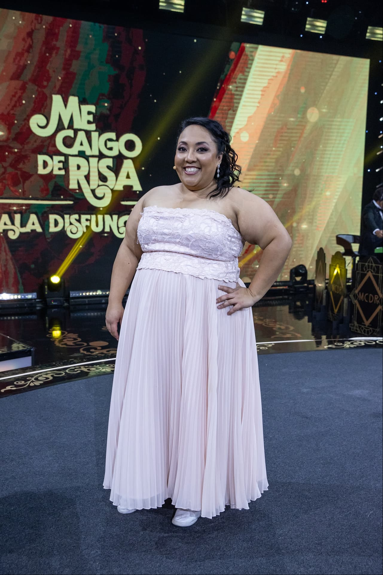 En la primera gala, Michelle sorprendió con este vestido de tela ligera, el cual combinó con tenis para realizar todas las actividades del programa.
