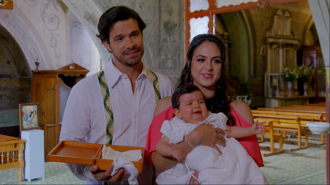 Ximena y Salvador bautizan a su hermosa bebé