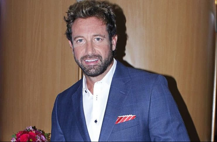 Las hijas de Gabriel Soto disfrutan de ArisTemo y elenco infantil de 'Mi marido tiene más familia'