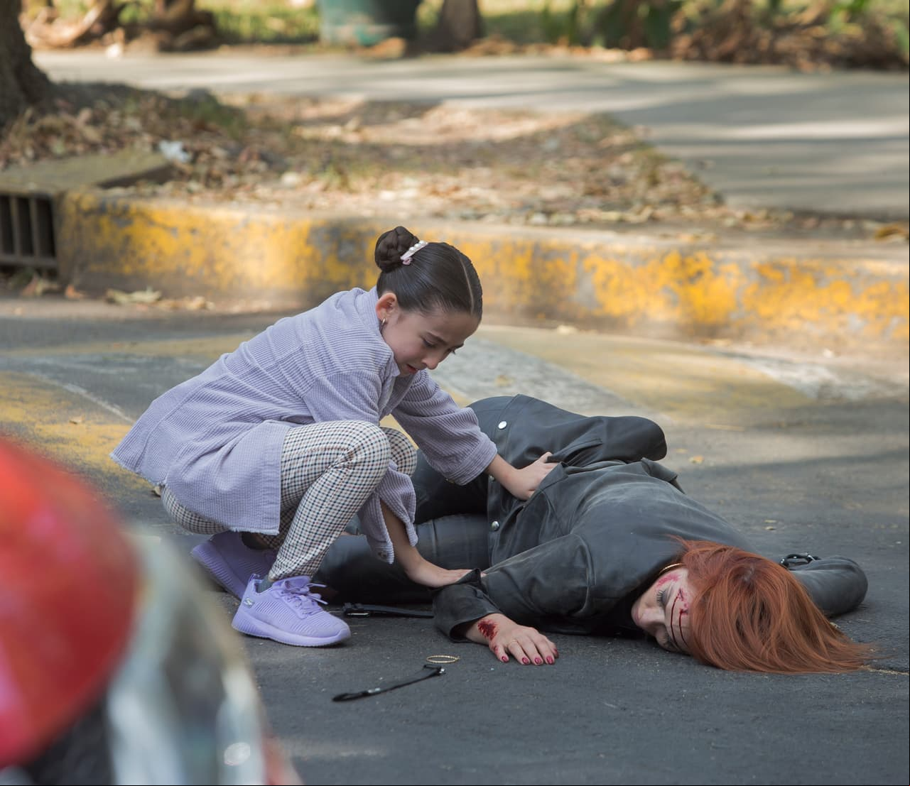'Melody' corre a ayudarla, pero cree que está muerta.