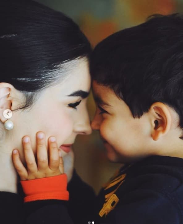 Biby Gaytán está feliz con la familia que formó con Eduardo Capetillo