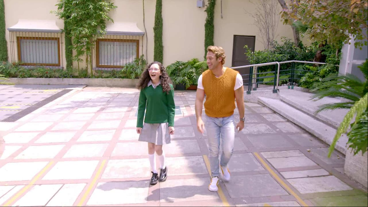 Lambda García y Taisia recorren ‘La fábrica de sueños’ en este crossover de ‘Como dice el dicho’ y ‘Hoy’