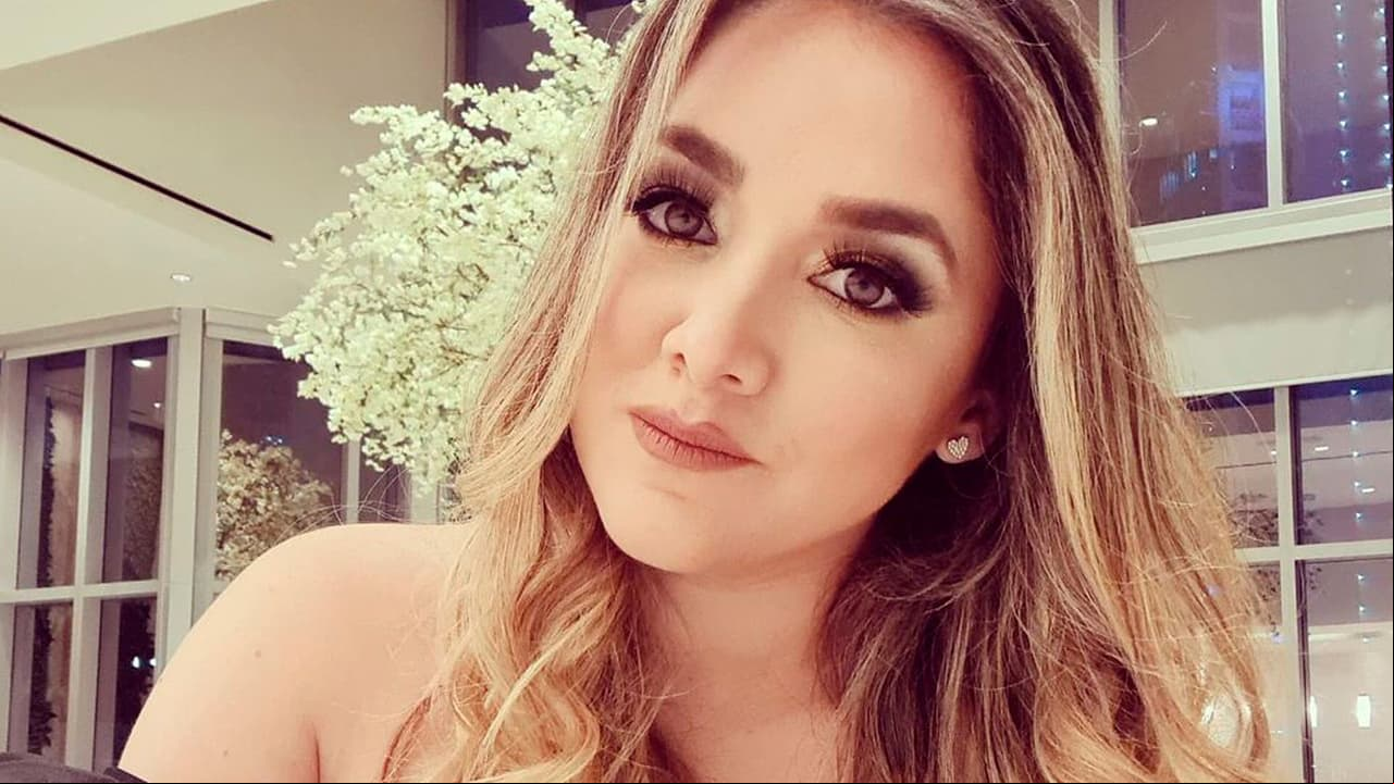 Sherlyn aparece con tremendo anillo de compromiso, ¿habrá boda?