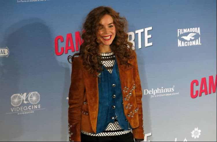 Camila Sodi seduce con desnudo en homenaje a Helmut Newton