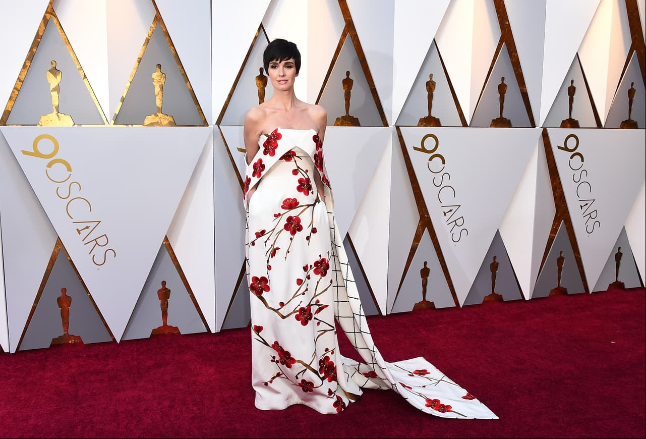 Paz Vega no logró deslumbrar pese a su atuendo de Christopher Bu.