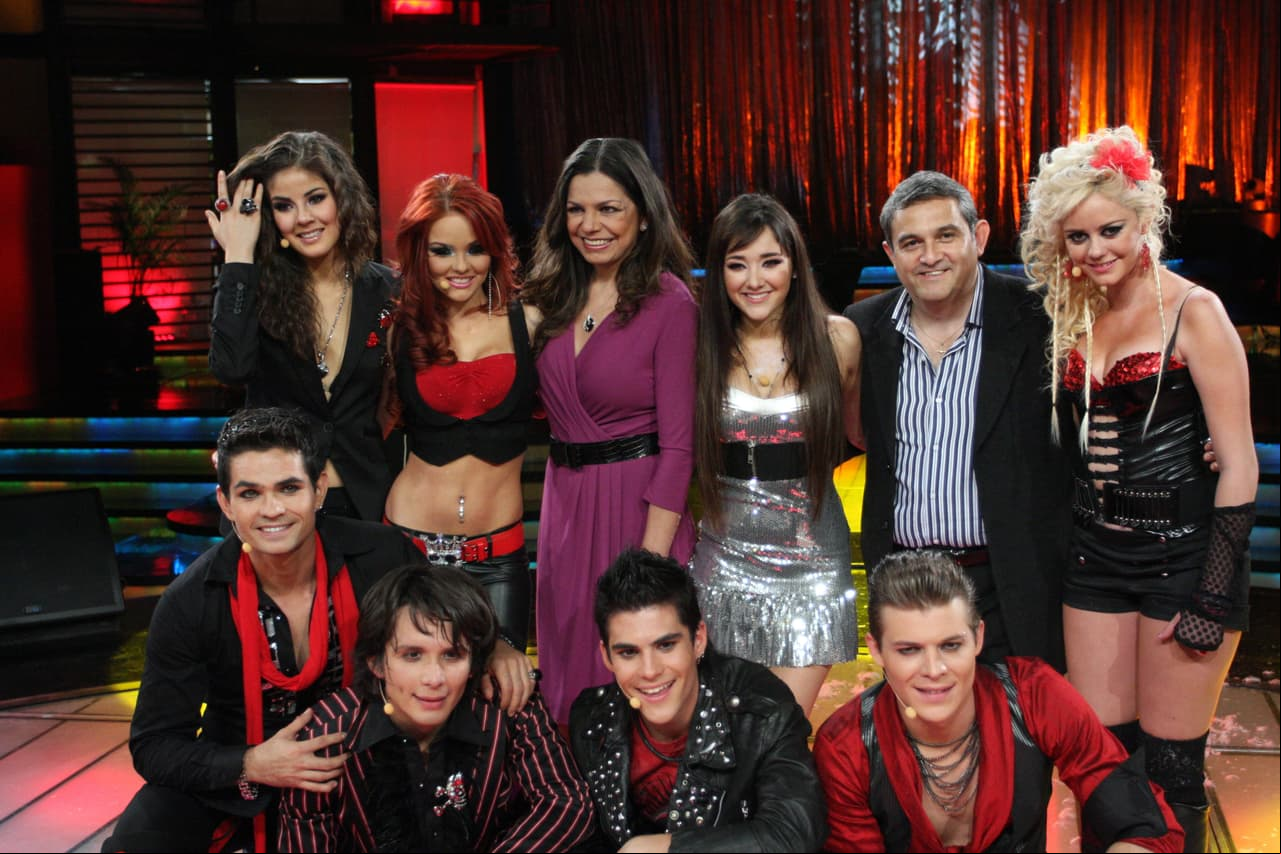 Un año después, en 2009, Bormann se unió al elenco juvenil de la telenovela 'Camaleones', junto a Belinda, Alfonso Herrera, Ferdinando Valencia y Paul Stanley, entre otros. Incluso, formaría parte de la agrupación musical que derivó de este melodrama.