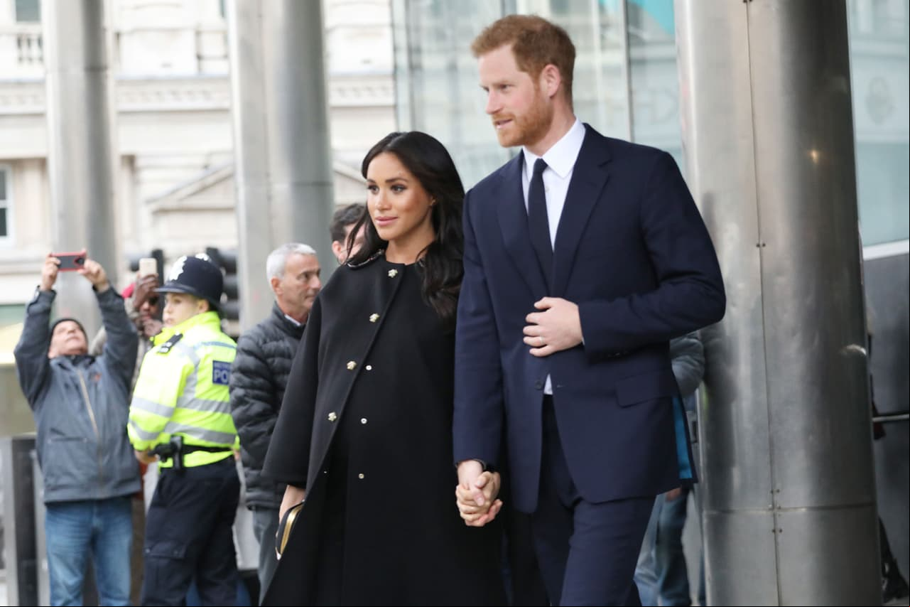 Meghan Markle y el príncipe Harry recibirán a su primer hijo muy pronto. Conoce algunas de las reglas que deben seguir.