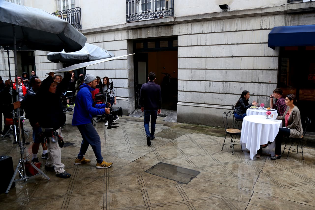 Se contrataron a 30 extras para las grabaciones.