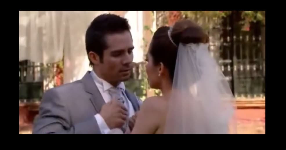 En otro intento más exitoso pero lleno de polémica, ‘Silvana’ maldijo la boda de ‘Alessandro’ y ‘Valentina’; sin embargo, al final de esta telenovela, ambos consolidaron su amor.