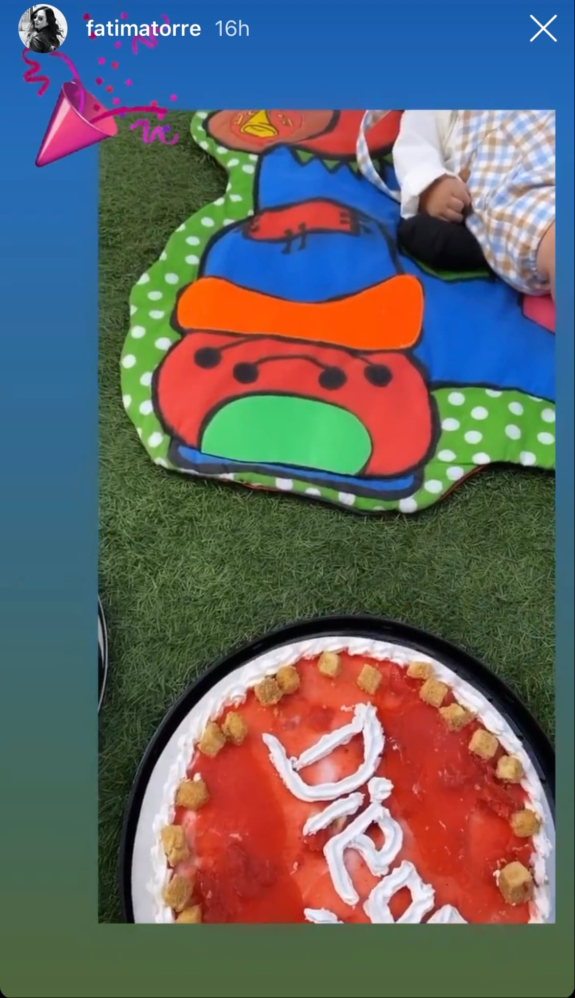Fue a través de sus historias de Instagram que Torre compartió el festejo casero que organizó en el jardín de su propiedad.