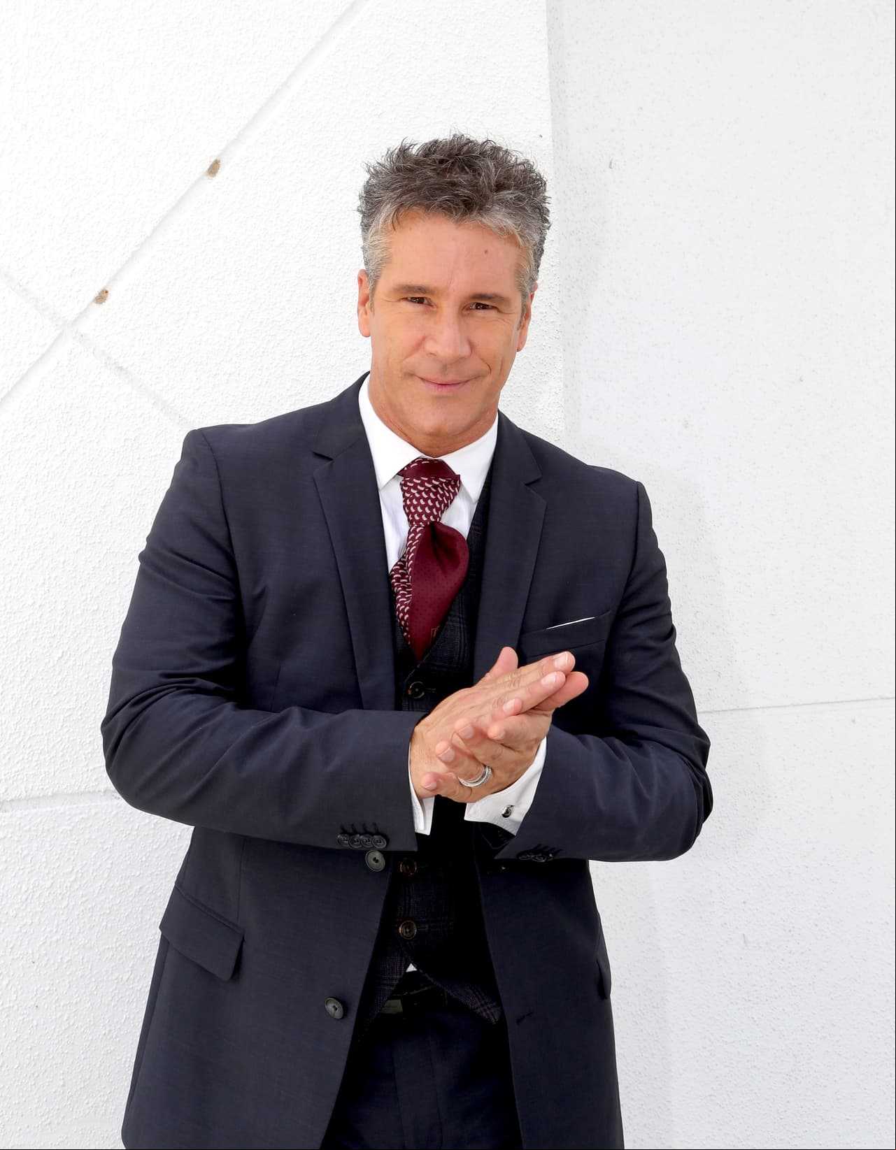 Fernando Carrillo anuncia su retiro del medio artístico: “Los tiempos de Dios son perfectos”