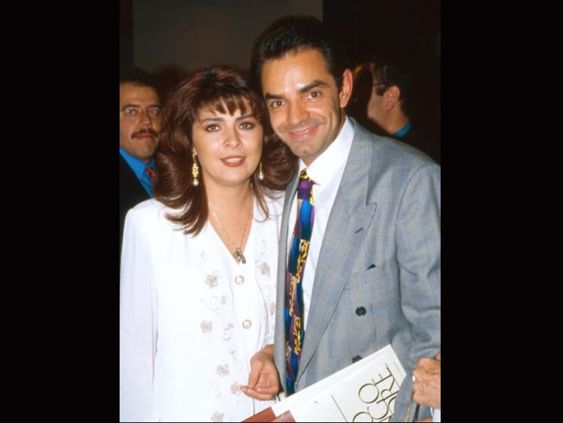 El pasado 15 de marzo, José Eduardo compartió en su canal de YouTube la primera parte de la entrevista que le realizó a su padre, quien confesó que conoció a Victoria en 1989 cuando su mamá, Silvia Derbez, trabajaba junto a la actriz en el melodrama ‘Simplemente María’, tras enterarse que la estrella de telenovelas había preguntado por él.