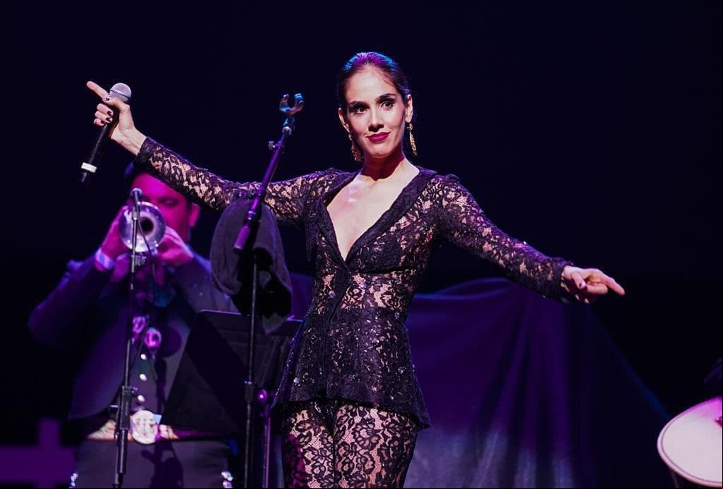 Sandra Echeverría ha sabido hilar sus proyectos como actriz, cantante y madre para darle estabilidad a su familia y carrera.
