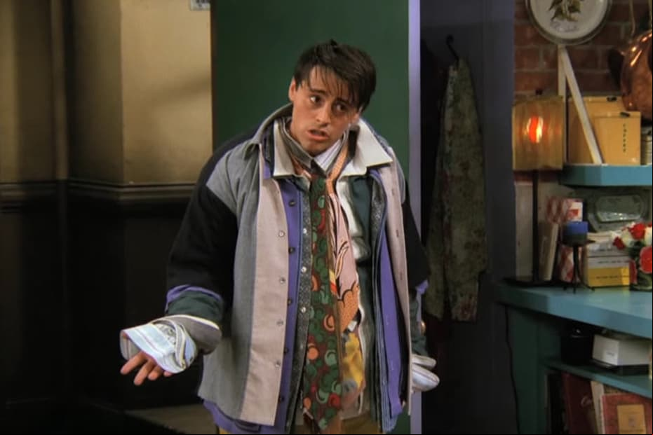 ‘Joey’ nos hizo morir de risa cuando usó toda la ropa de ‘Chandler’ (FOTO: NBC)